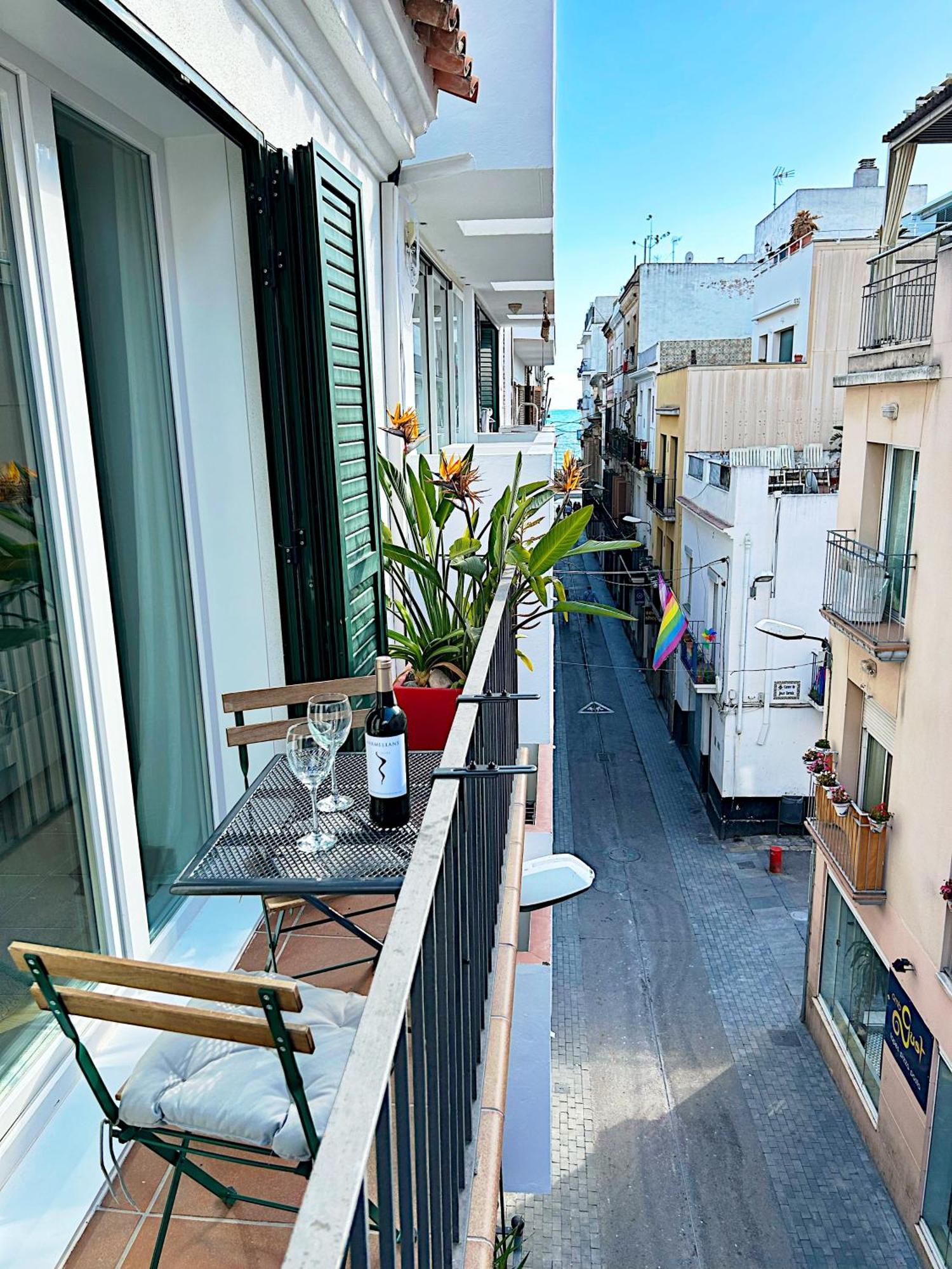 Abbott Apartment - 1 Min From The Beach - 100M2 - Sleeps 8 Sitges Exterior foto