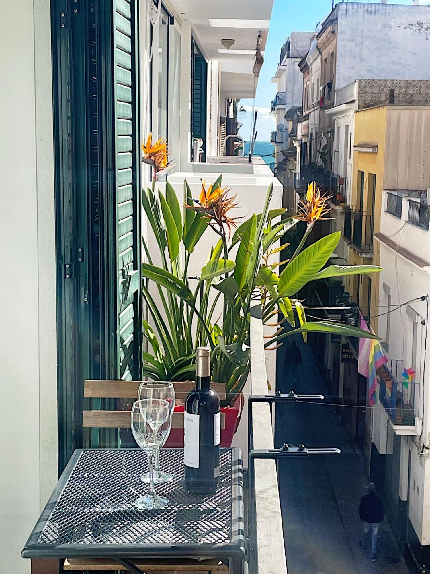 Abbott Apartment - 1 Min From The Beach - 100M2 - Sleeps 8 Sitges Exterior foto